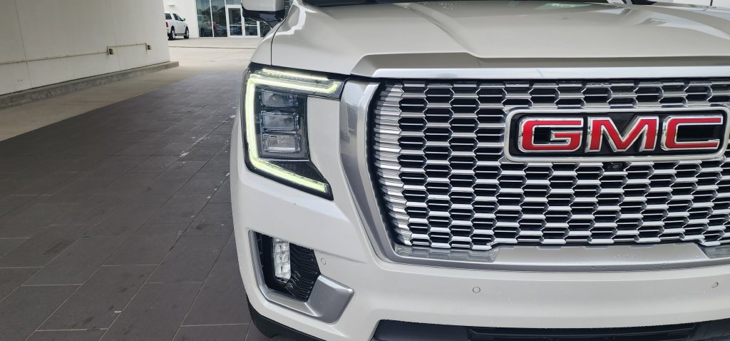 Used 2024 GMC Yukon Denali AWD/4WD image 4