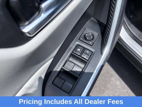 Used 2021 Toyota RAV4 XLE AWD/4WD image 25