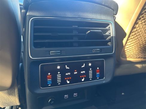 Used 2021 Audi Q7 3.0T Premium Plus image 34