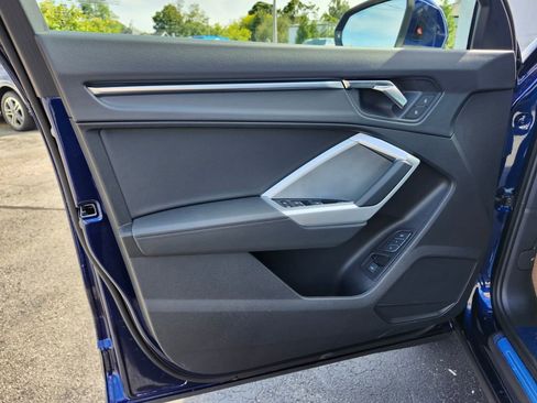 New 2025 Audi Q3 2.0T Premium image 9