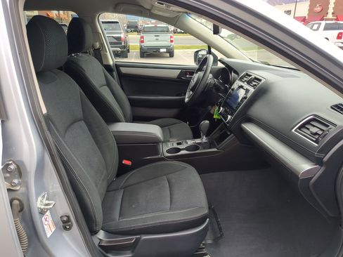 Used 2019 Subaru Outback 2.5i Premium image 32