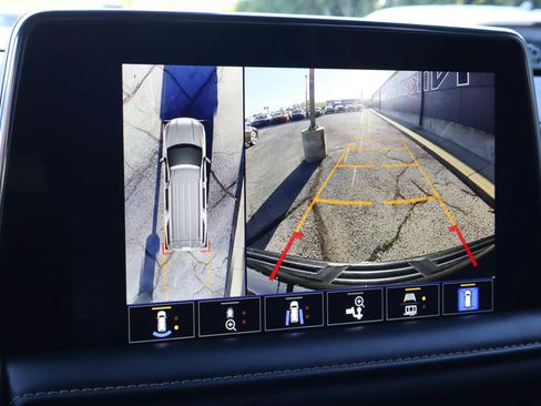 Used 2022 GMC Yukon SLT w/ SLT Luxury Package AWD/4WD image 35