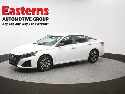 Used 2025 Nissan Altima 2.5 SV FWD image 54