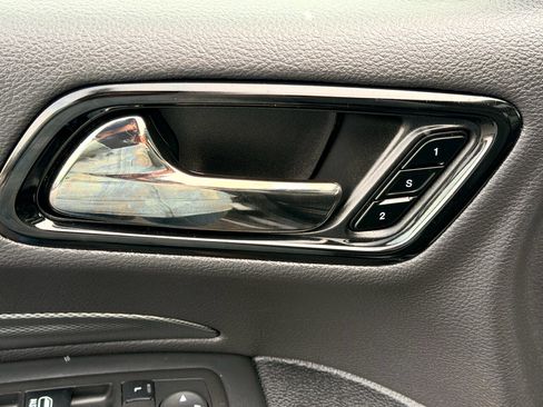 Used 2025 Dodge Durango R/T image 10