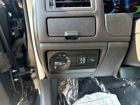 Used 2011 Ford Fusion SE FWD image 17