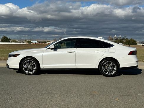 Certified 2023 Honda Accord EX image 7
