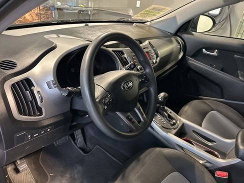 Used 2016 Kia Sportage LX image 2