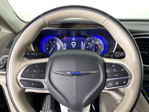 Used 2021 Chrysler Pacifica Limited w/ Uconnect Theater Family Group AWD/4WD image 21