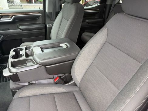 Used 2022 Chevrolet Silverado 1500 LT image 10