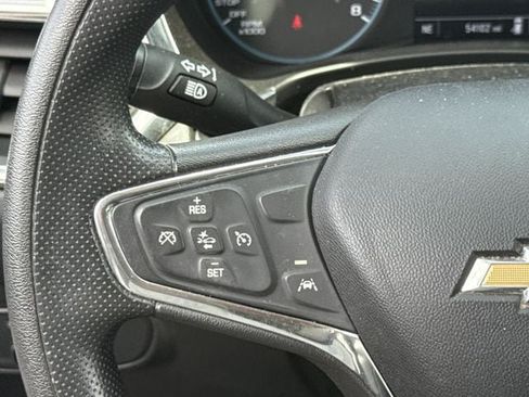 Used 2020 Chevrolet Equinox LS w/ LPO, Floor Liner Package FWD image 13