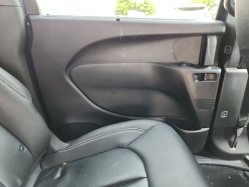 Used 2021 Chrysler Pacifica Touring-L w/ Uconnect Theater Family Group FWD image 23