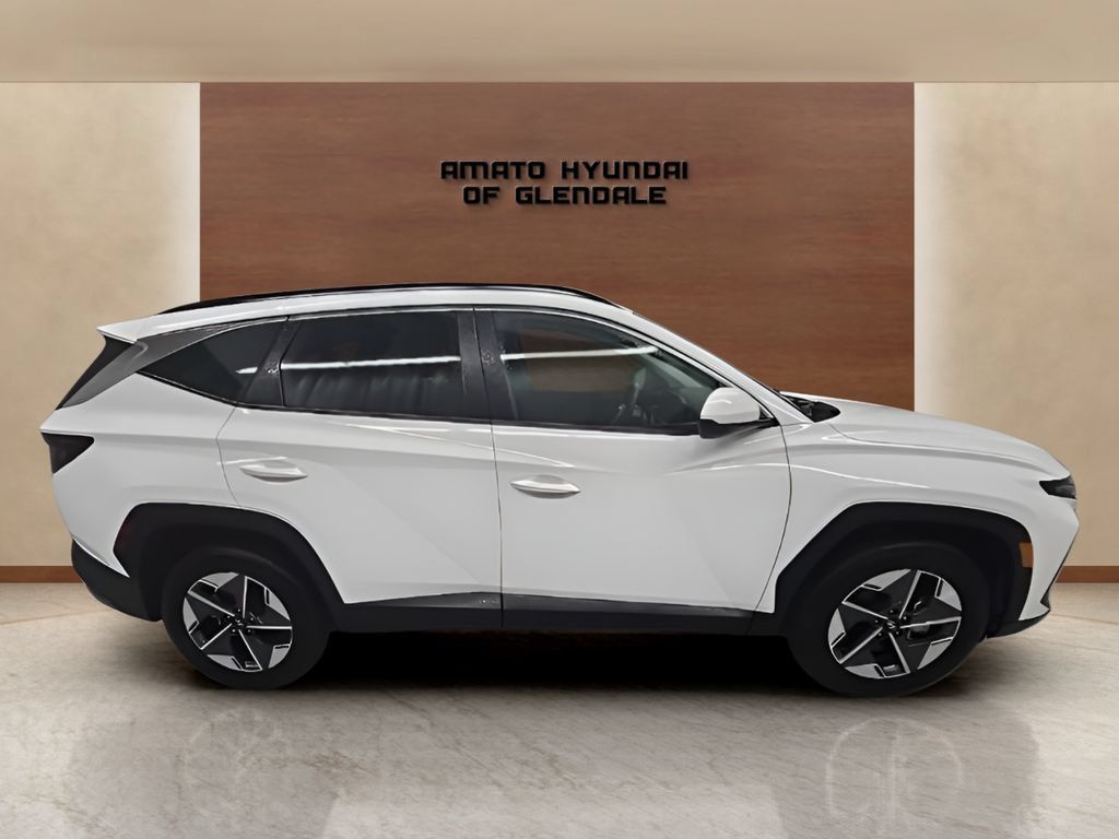 Certified 2025 Hyundai Tucson SEL AWD/4WD image 7