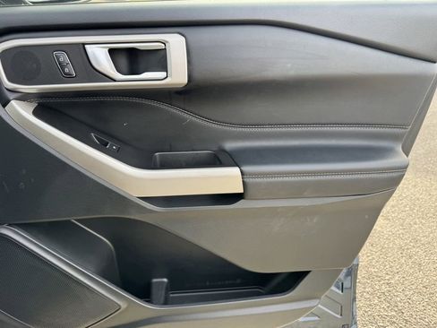 Certified 2023 Ford Explorer XLT w/ Equipment Group 202A image 8