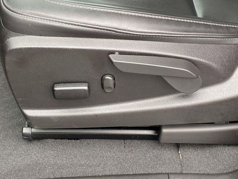 Used 2022 GMC Canyon Elevation w/ Elevation Premium Package image 16