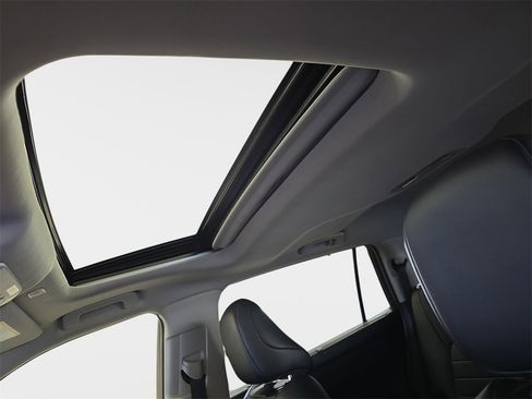 Used 2024 Toyota Highlander XLE image 34