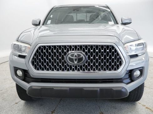 Used 2018 Toyota Tacoma TRD Off-Road AWD/4WD image 11