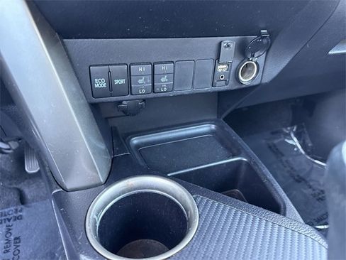 Used 2015 Toyota RAV4 Limited w/ Technology Package image 21