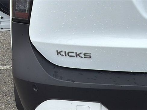 New 2026 Nissan Kicks SV image 12
