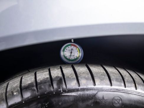 Used 2025 BMW X6 xDrive40i w/ Premium Package image 42