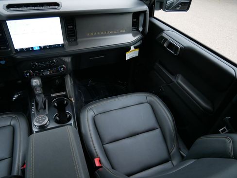 Used 2026 Ford Bronco Badlands AWD/4WD image 11