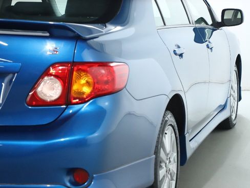 Used 2010 Toyota Corolla S image 40