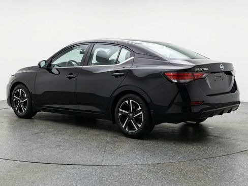 Used 2025 Nissan Sentra SV image 6