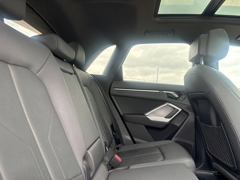Used 2020 Audi Q3 2.0T Premium w/ Convenience Package AWD/4WD image 32