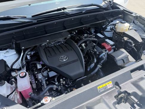 Used 2023 Toyota Highlander XSE FWD image 25