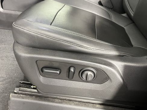 Used 2021 Chevrolet Silverado 1500 LT Trail Boss w/ Convenience Package II image 16