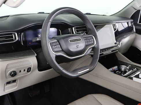 Used 2022 Jeep Wagoneer Series III w/ Premium Group I image 33