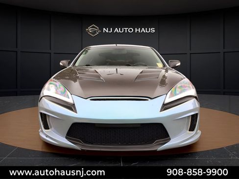Used 2011 Hyundai Genesis 3.8 RWD image 3