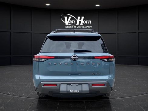 New 2026 Nissan Pathfinder SL image 5