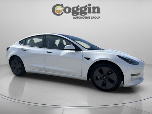 Used 2022 Tesla Model 3 image 8