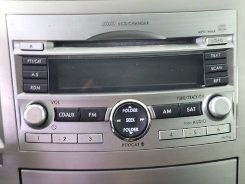 Used 2011 Subaru Outback 2.5i Limited w/ PWR Moonroof Pkg AWD/4WD image 32