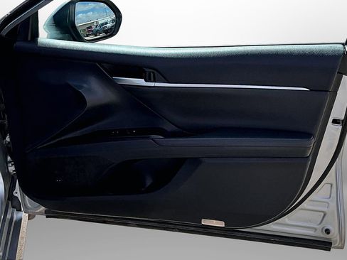 Used 2019 Toyota Camry L image 26