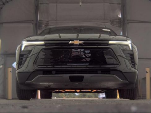 Used 2024 Chevrolet Blazer EV LT AWD/4WD image 4