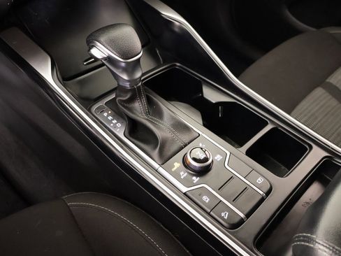 Used 2023 Kia Sorento LX image 7