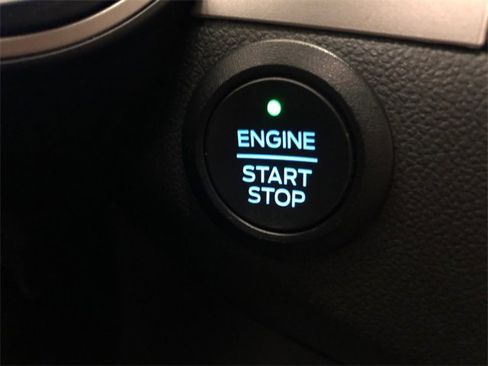 Used 2022 Ford Escape SE w/ SE Sport Appearance Package image 20