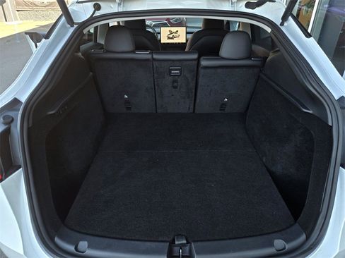 Used 2024 Tesla Model Y 2WD image 21