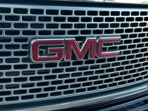 Used 2017 GMC Yukon Denali RWD image 17