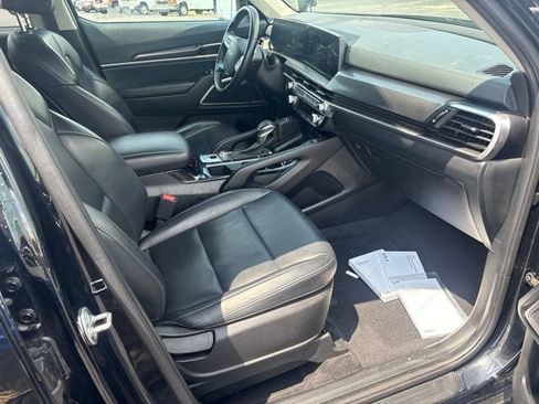 Used 2025 Kia Telluride S AWD/4WD image 18