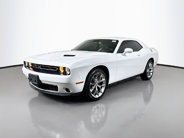 Used 2022 Dodge Challenger SXT w/ Plus Package RWD image 4