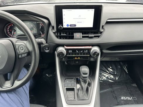 Used 2025 Toyota RAV4 XLE image 10