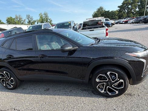 New 2026 Chevrolet Trax RS w/ Sunroof Package FWD image 9