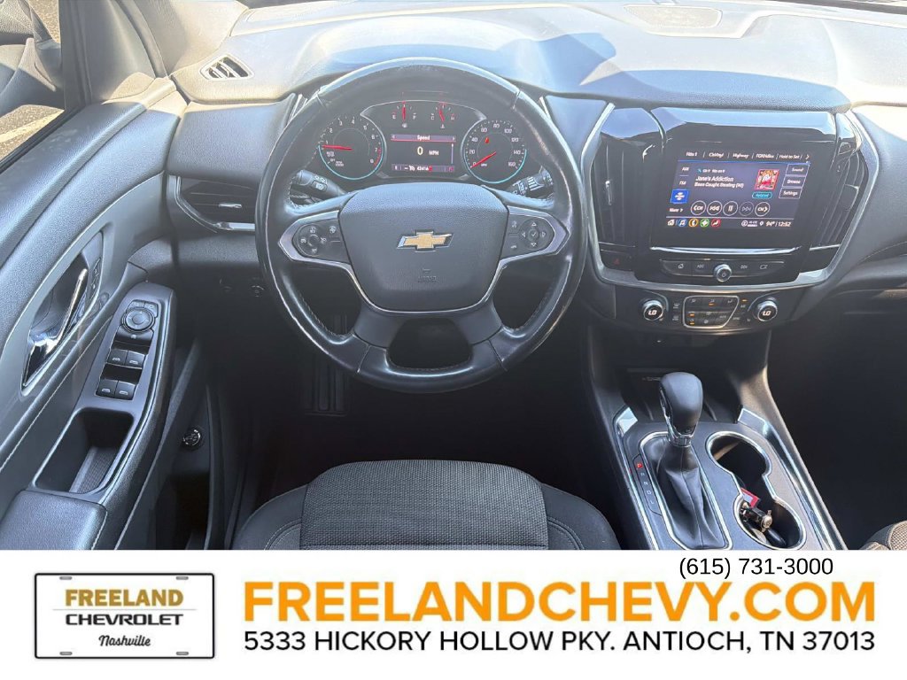 Used 2022 Chevrolet Traverse LT FWD image 16