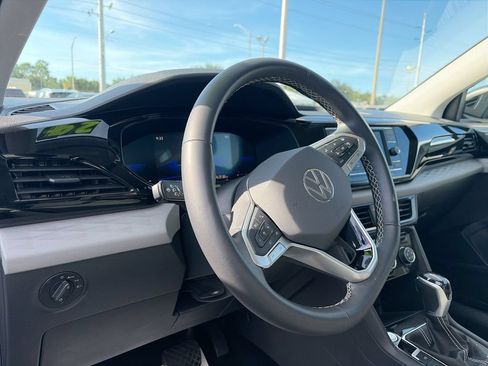 Used 2024 Volkswagen Taos S FWD image 17