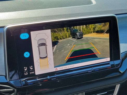 New 2026 Volkswagen Atlas Cross Sport SE image 17