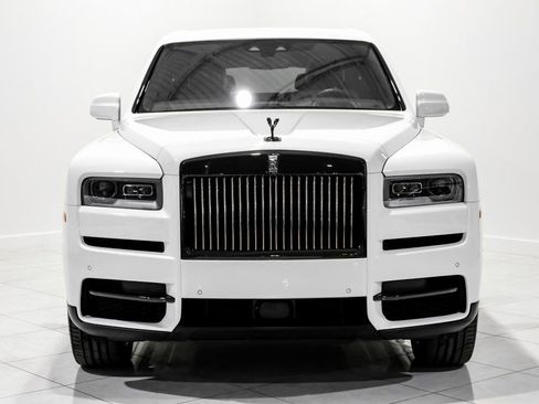 Used 2022 Rolls-Royce Cullinan Black Badge AWD/4WD image 2