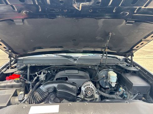 Used 2011 Cadillac Escalade EXT Premium AWD/4WD image 30