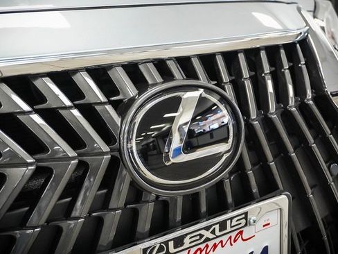 Used 2025 Lexus ES 300h w/ Premium Package image 26